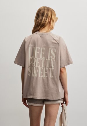 Pegador MOGARRAZ - T-shirts print - washed warm taupe