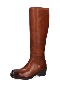 Bota de cuero marrón hasta la rodilla con punta cuadrada y un tacón bajo y apilado. Textura suave con ligeras variaciones en color y acabado.