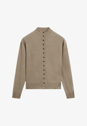 Cardigan beige con colletto alto, chiusura con bottoni davanti e maniche lunghe. Presenta bottoni neri lungo il centro e una texture morbida.
