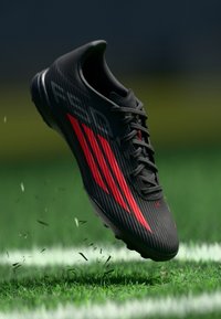 Επιλέχθηκε, core black/lucid red