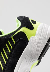 adidas Originals YUNG-1 czarny