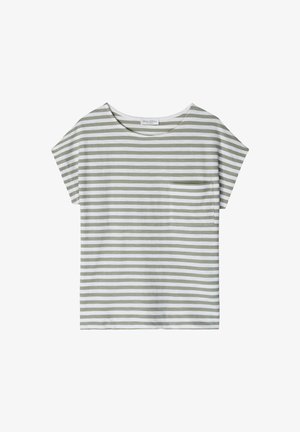 Camisa de manga corta con rayas horizontales blancas y verde claro, escote redondo y pequeño bolsillo en el pecho izquierdo.