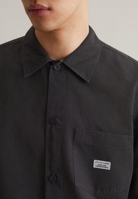 Thumbnail Image 4