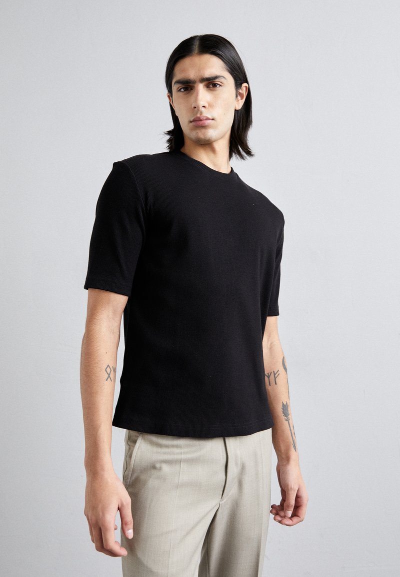 Filippa K - TEE - T-shirts - black, Forstørre