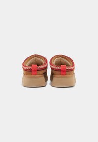UGG TAZZ - Hausschuh - chestnut