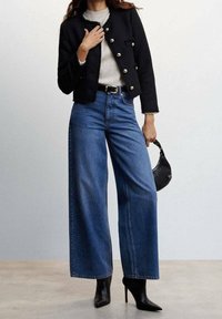 Mango Chaqueta fina - black