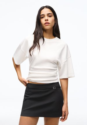 Bershka SKIRT 01281741 - Fustă în formă de A - black