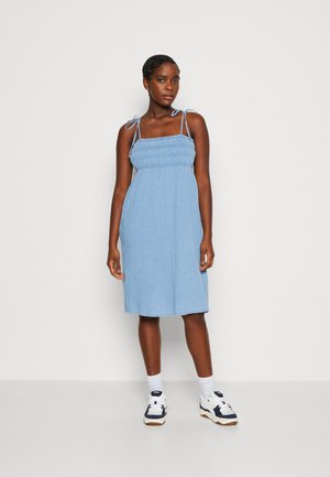 ONLY ONLLAUREL DRESS  - Τζιν φόρεμα - medium blue denim