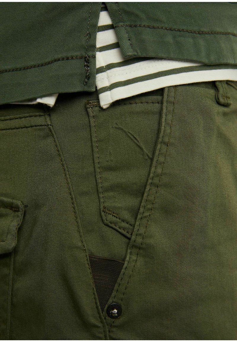 Herren Chino Shorts | CHASIN' UNO.S DASH Shorts green/grün - AB83930 Herren Chino Shorts | CHASIN' UNO.S DASH Shorts green/grün - AB83930