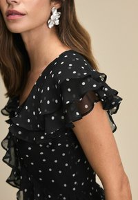 Next REGULAR FIT - Maksikleit - black white polka dot