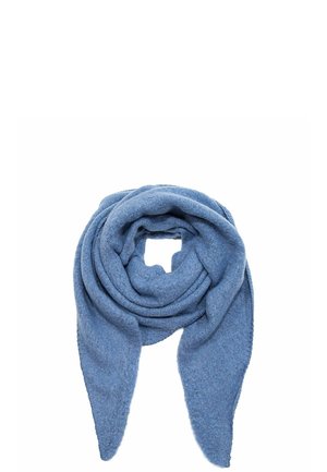 Zachte blauwe wollen sjaal in een cirkelvorm gevouwen met twee puntige uiteinden die naar beneden hangen op een witte achtergrond.