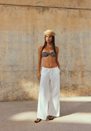 Stradivarius, Pantalon classique - beige