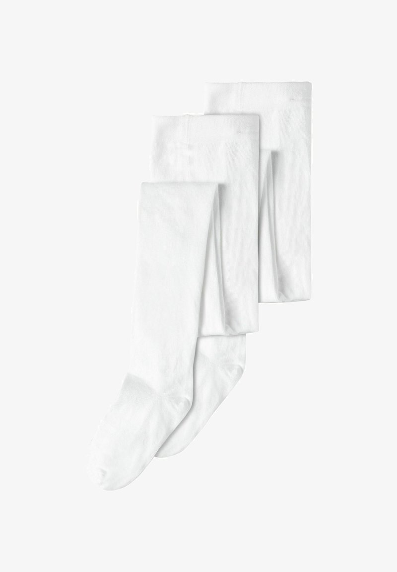 Tre par med hvite sokker, laget av strikket stoff, med en glatt tekstur og et enkelt design. Hver sokkepakke har et forsterket tåområde.