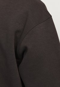 Jack & Jones JJEBRADLEY HALF ZIP NOOS - Sportska majica - mulch
