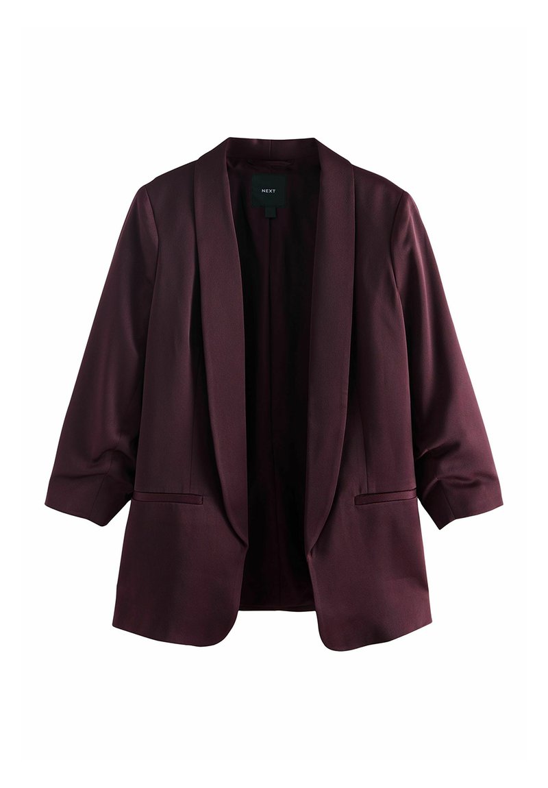 Tumedast ploomist bleiser kolmanda veerandi varrukatega, avatud esi ja kahe esise hina taskuga, esitatud valgel taustal.