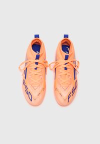 adidas Performance F50 LEAGUE - Fodboldstøvler til fast underlag - beam orange/lucid blue/white