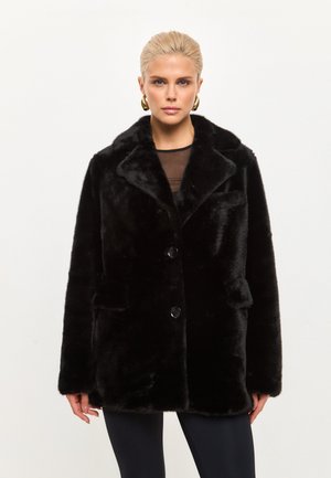 Wintermantel - black