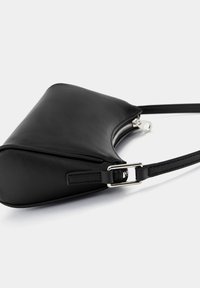 PULL&BEAR WITH RINGS - Handtasche - black
