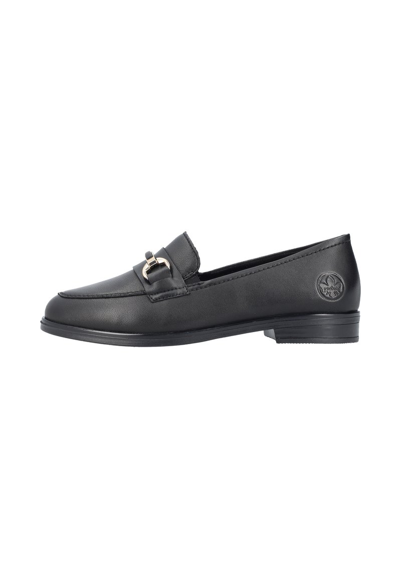 Mocassins en cuir noir avec un petit talon, dotés d'un détail de boucle décorative et d'accents cousus le long de l'empeigne. Texture lisse sur toute la surface.