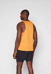 New Balance SPORT ESSENTIALS SINGLET - Top - sizzle