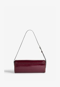 Wybrany, burgundy red