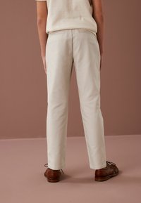 Next PREMIUM CHINO TROUSERS - Chino kalhoty - putty natural