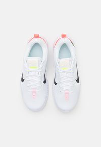 Nike Performance FLEX EXPERIENCE RUN 12 - Tenisice za trening - white/black/hot punch/volt