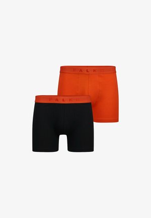Zwei Paare Boxer-Briefs: eine orange und eine schwarze, beide im einfarbigen Design und mit einem elastischen Bund, auf dem "FALKE" in erhabenen Buchstaben zu sehen ist.