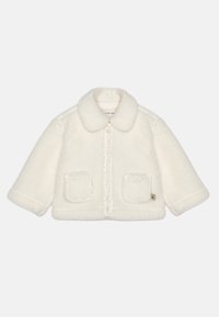 Biała polarowa kurtka z kołnierzem na guziki, zamkiem b�łyskawicznym z przodu oraz dwiema przednimi kieszeniami. Charakteryzuje się miękką teksturą i małą metką z logo na dole.