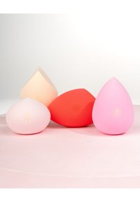 Thumbnail Image 3