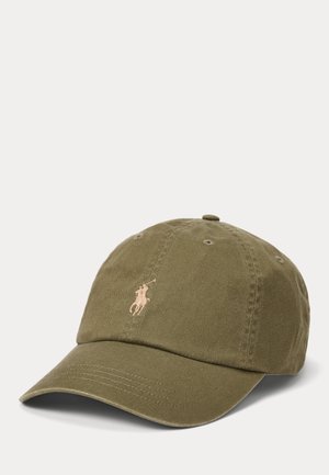 Casquette de baseball vert olive avec logo Polo Ralph Lauren brodé sur le devant et visière incurvée, présentée sur un fond clair uni.