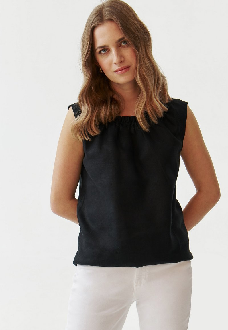 TATUUM IXA - Blusa - black