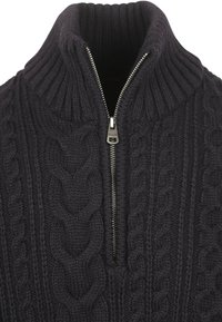 Dunkelgrauer Strickpullover mit hohem geripptem Kragen und Viertelreißverschluss. Verfügt über ein strukturiertes Zopfmuster im gesamten Design.