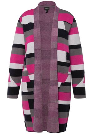 Langer, offen gestalteter Cardigan in Rosa, Grau, Schwarz und Weiß. Verfügt über ein texturiertes Design mit geometrischen Mustern und zwei vorderen Taschen.