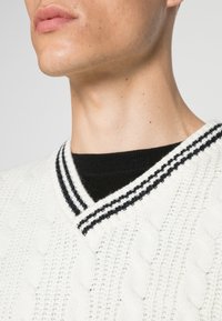Jack & Jones Stickad tröja - white