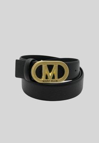 Cintura in pelle nera con fibbia ovale dorata con una prominente "M" e la scritta "Marc Ellis" incisa. Texture liscia e design classico.