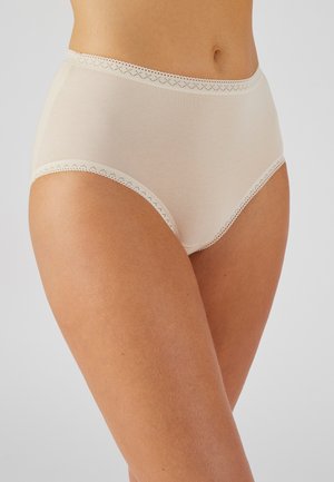 Sous-vêtements beiges taille haute en tissu doux, ornés d'une délicate bordure en dentelle le long de la ceinture et des ouvertures de jambe pour une touche de sophistication.