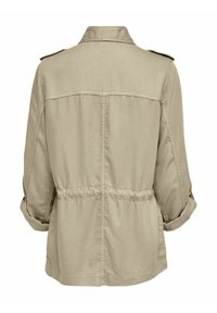 Veste beige à manches longues avec col, poignets roulés, épaulettes et taille élastique vue de dos sur fond blanc.