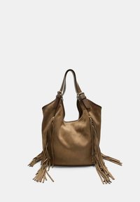 Braune Wildleder-Tasche mit Fransenverzierung, doppelten Griffen oben und einem lässigen Schnitt. Texturierte Oberfläche mit glattem Innenleben.