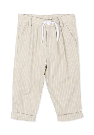 Beżowe spodnie w cienkie prążki, skrócone z podwiniętymi mankietami, kieszeniami bocznymi, szlufkami na pasek, zapięciem na guzik i białym ściągaczem w talii.