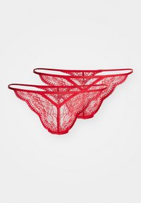 Rød blonde trusse med intrikate blomster mønstre, justerbare tynde stropper og en blød, gennemsigtig tekstur med scalloperede kanter.
