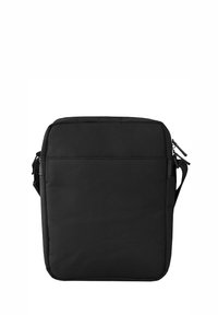 Czarna torba na ramię wykonana z wytrzymałego materiału, z zamkiem błyskawicznym, regulowanym paskiem na ramię, płaskim kształtem i przednią kieszenią.