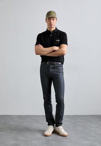 Δεν επιλέχθηκε, black