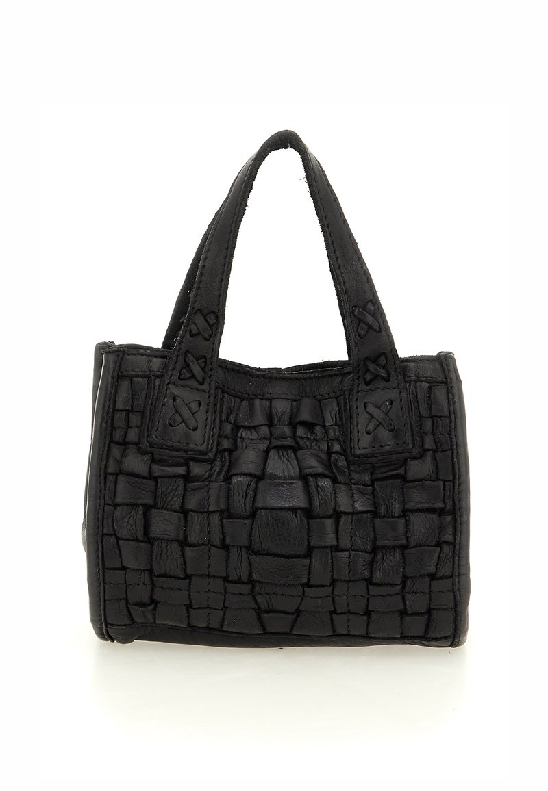 Borsa a borsa in pelle intrecciata nera con forma quadrata, manici corti e delicati dettagli di cucitura. La superficie testurizzata aggiunge profondità al design.