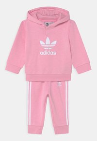 Nevybrané, true pink/white