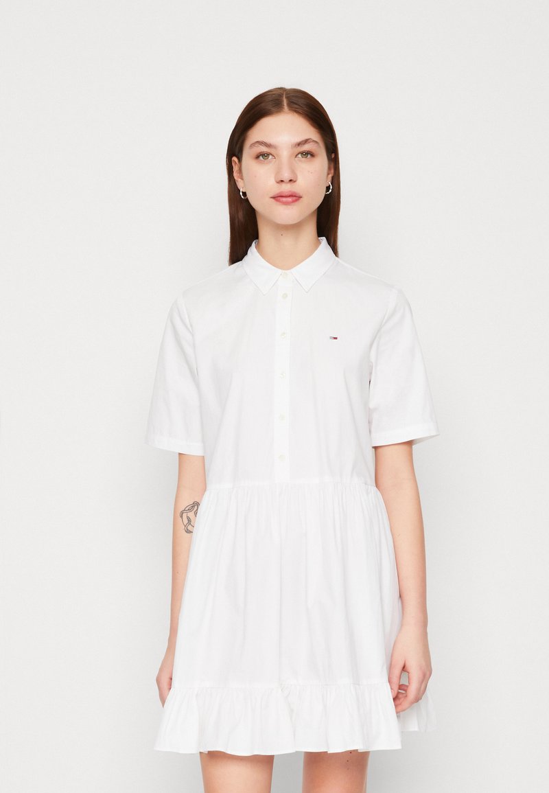 Tommy Jeans TIERED SHIRT DRESS Robe chemise white/blanc ZALANDO.FR
