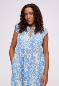 Noa Noa ANNIE - Denné šaty - print blue/white