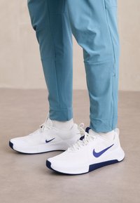 MC 3 - Tenisice za trening - white/deep royal blue