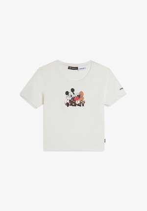 T-shirt in cotone bianco con una grafica di Topolino e un personaggio che tiene un cuore rosso. Maniche corte e scollatura rotonda.