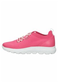 Baskets roses avec une tige en tricot respirant, semelle en caoutchouc blanche et détails texturés. Présente un col semblable à une chaussette et des lacets contrastants.